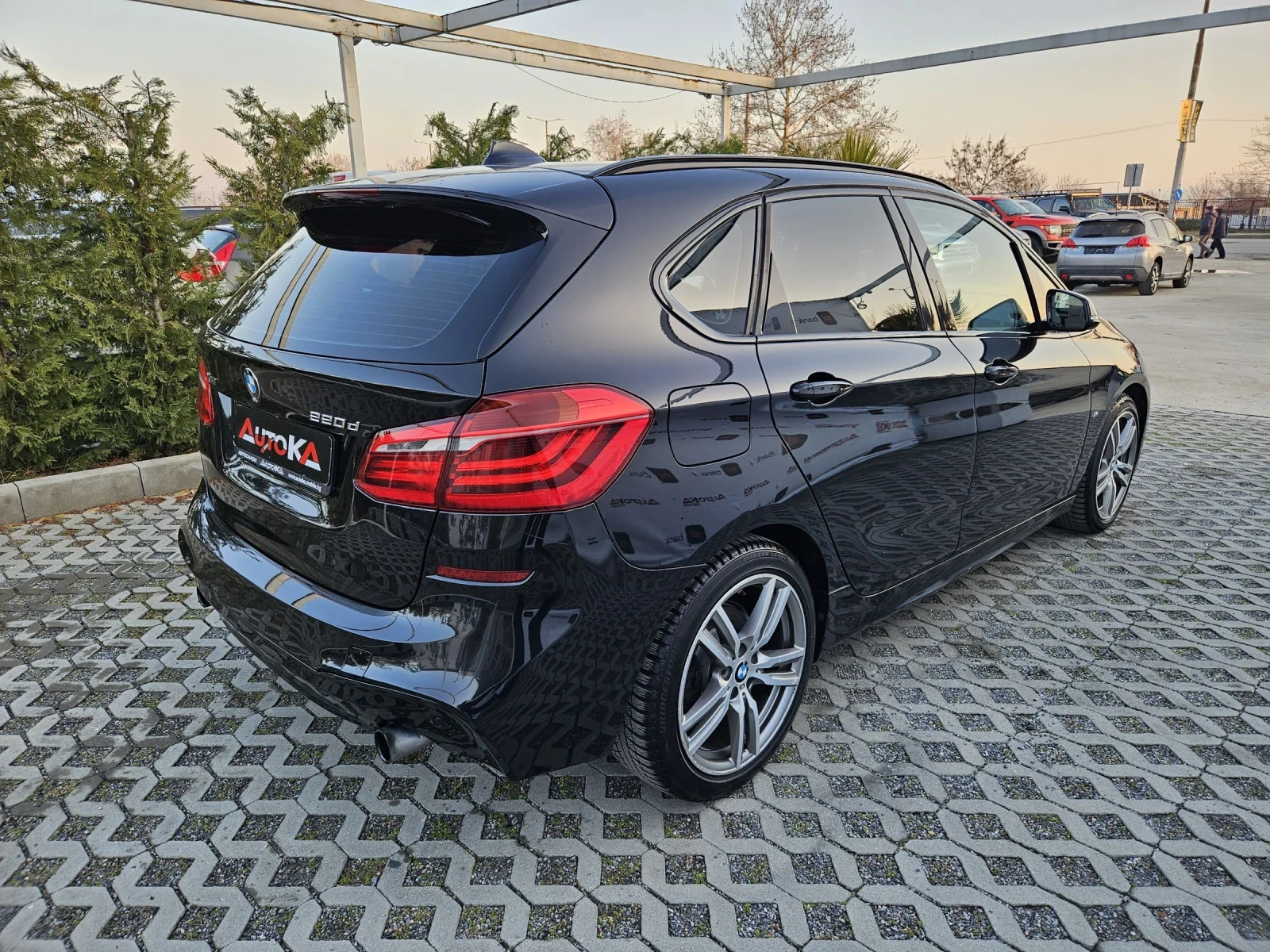 BMW 2 Active Tourer 2.0-190кс= АВТОМАТ= 4x4= M PACK= НАВИ= КАМЕРА= HUD - изображение 3