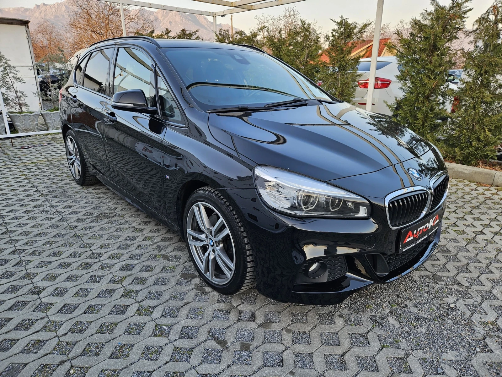 BMW 2 Active Tourer 2.0-190кс= АВТОМАТ= 4x4= M PACK= НАВИ= КАМЕРА= HUD - изображение 2