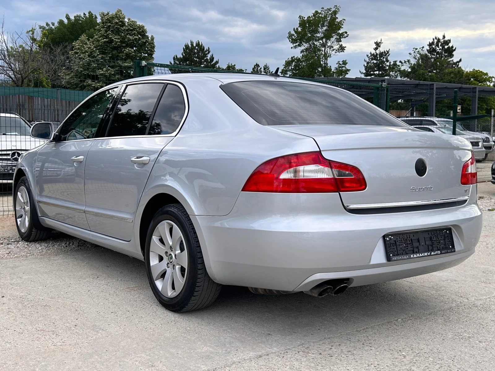 Skoda Superb 2.0 - изображение 3