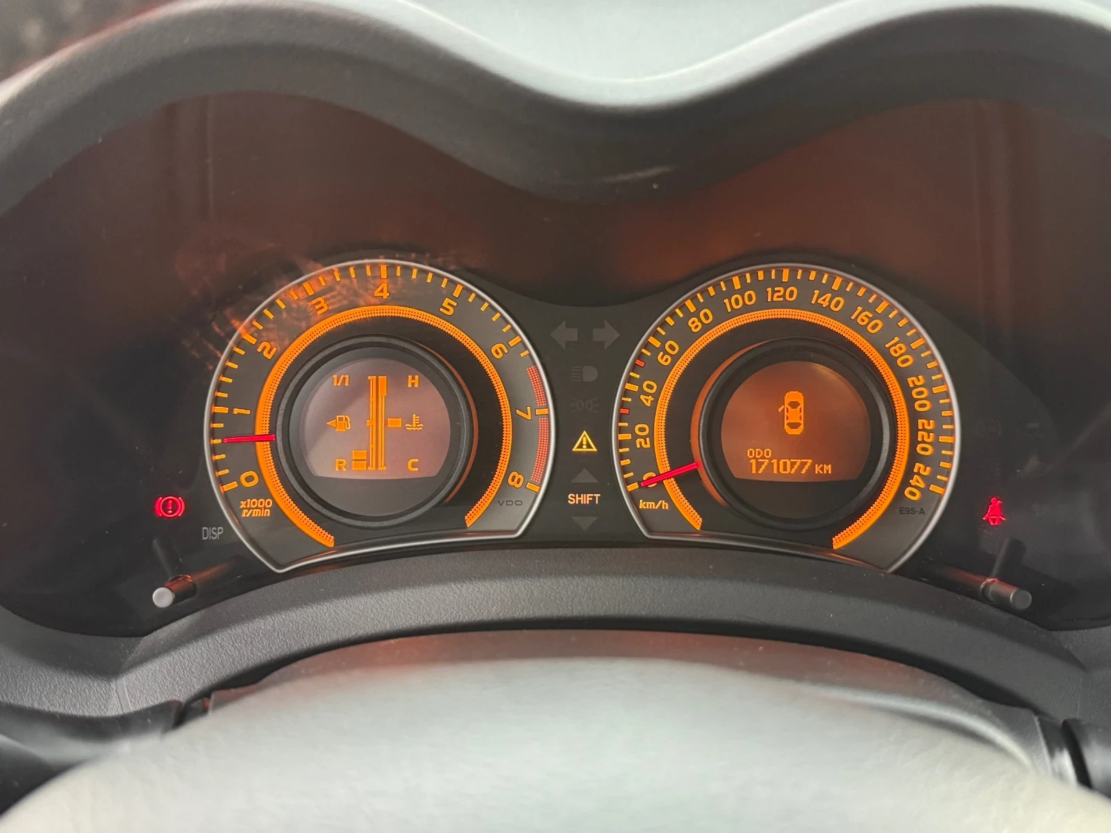 Toyota Auris 1.4 i LIZING - изображение 10
