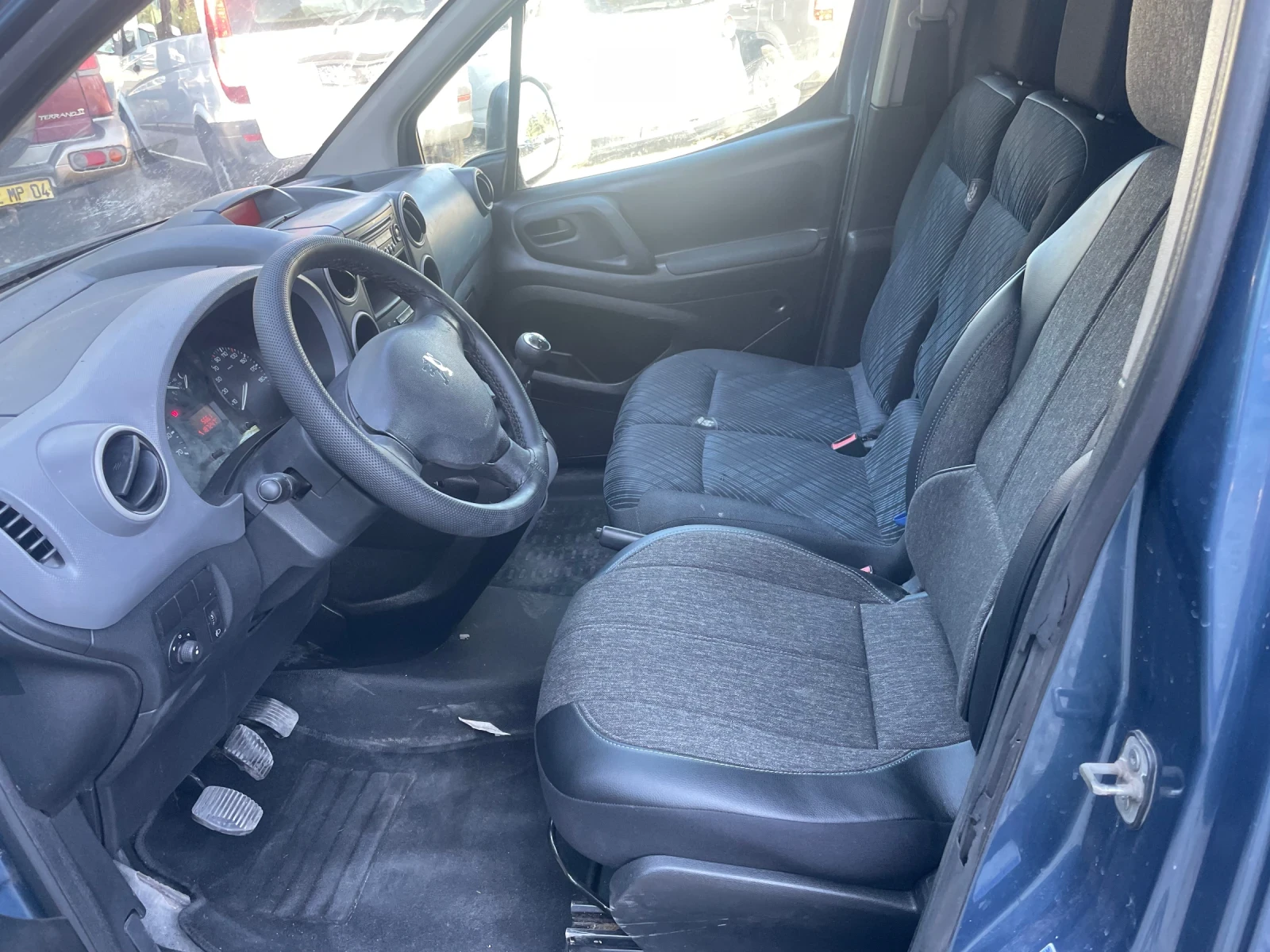Peugeot Partner 1.6hdi MAXI - изображение 7
