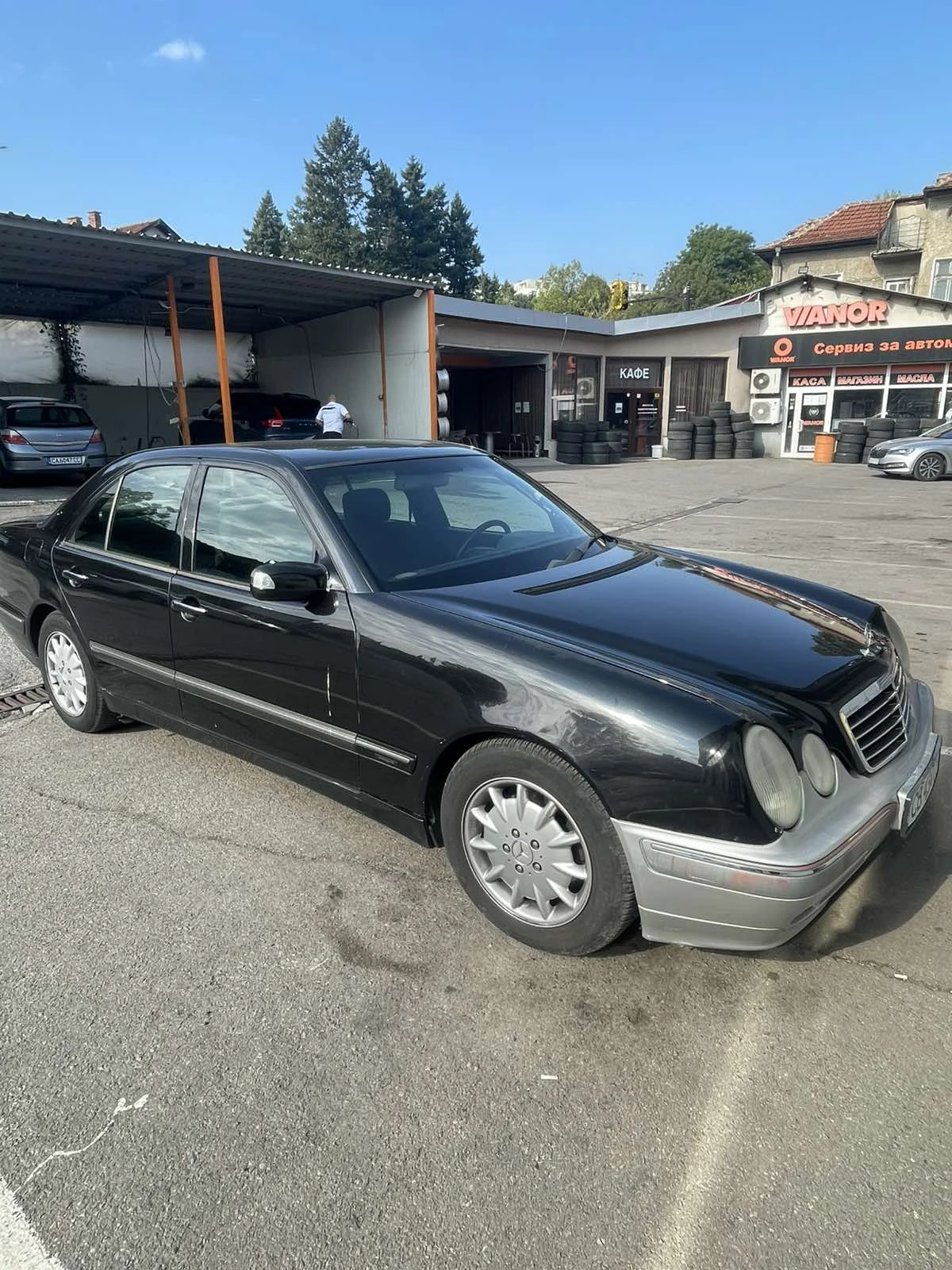 Mercedes-Benz E 270  - изображение 7