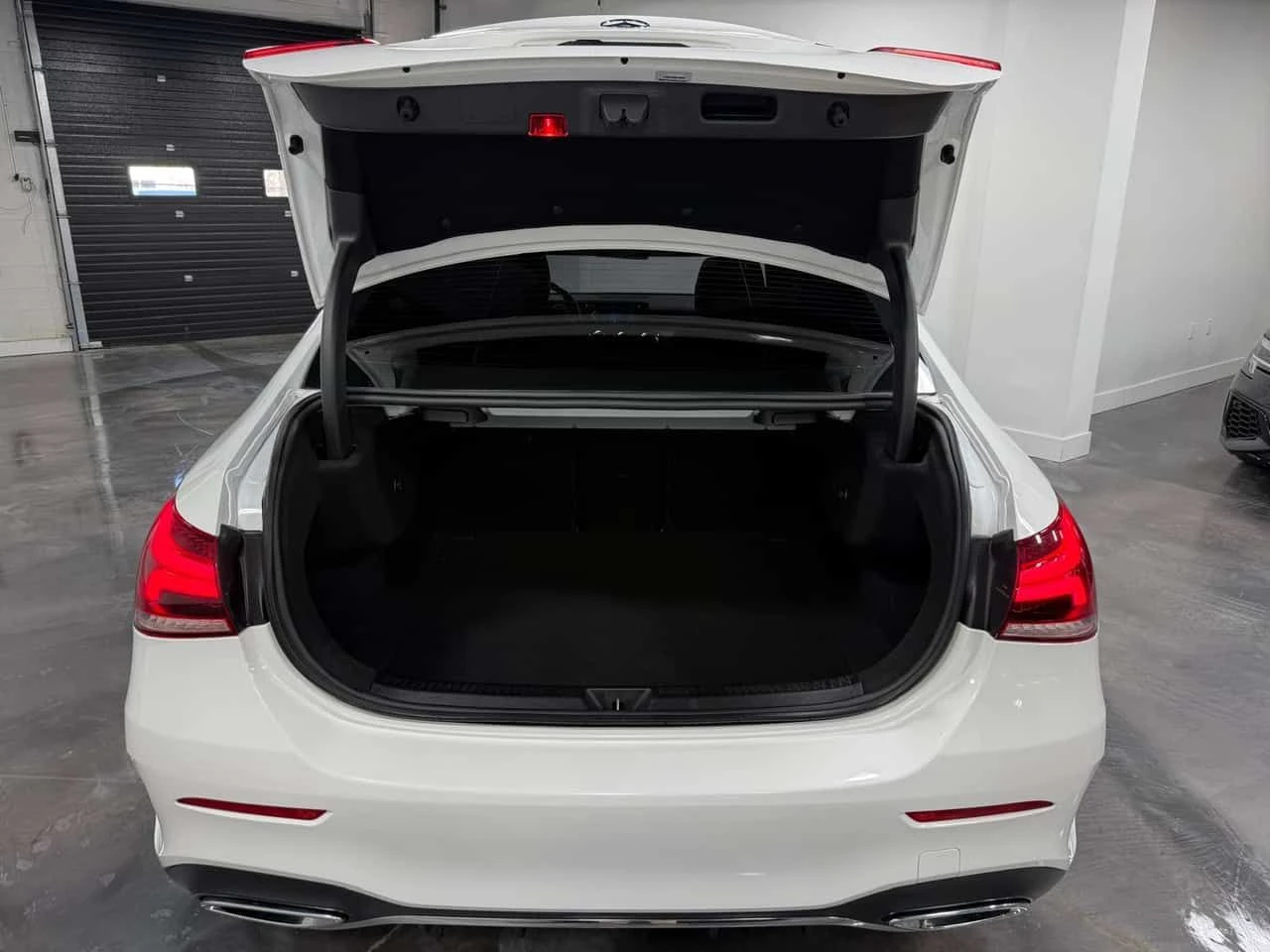 Mercedes-Benz A 220 AMG PACK CARFAX, снимка 15 - Автомобили и джипове - 53712160