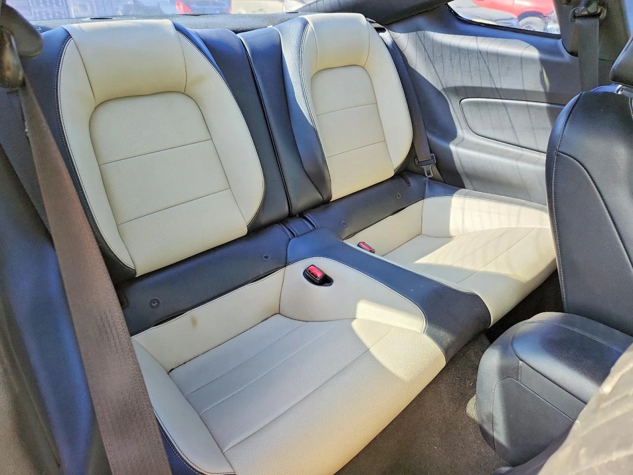 Ford Mustang 2.3 Eco Boost* КОЖА* NAVI* ПОДГРЕВ* ОБДУХВАНЕ* , снимка 10 - Автомобили и джипове - 53901301