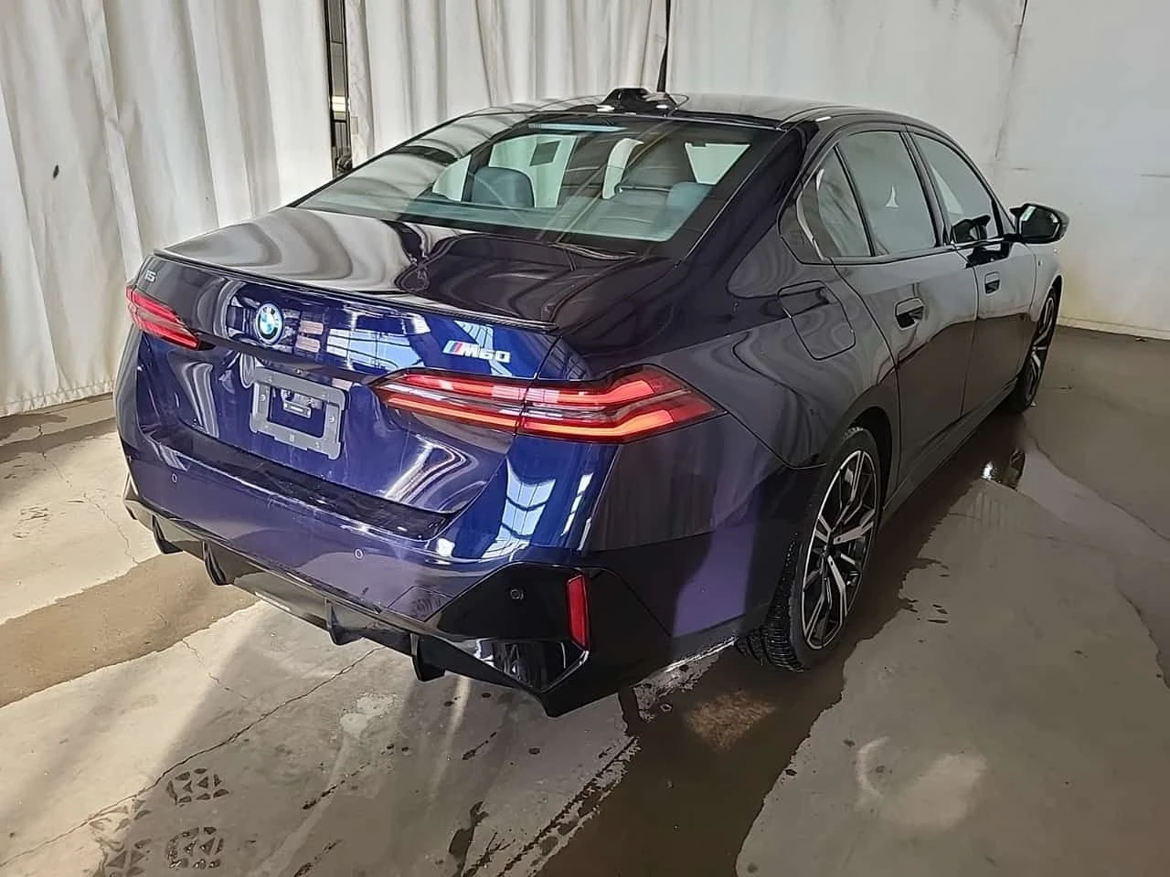 BMW i5 M60| BOWERS & WILKINS| HUD| 360| AMBIENT, снимка 3 - Автомобили и джипове - 53982576