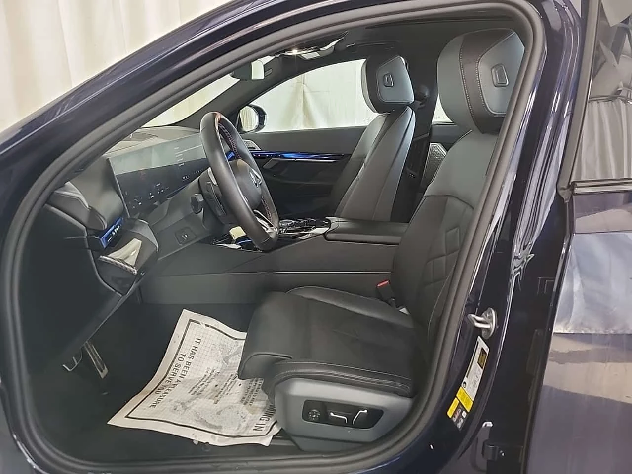 BMW i5 M60| BOWERS & WILKINS| HUD| 360| AMBIENT, снимка 9 - Автомобили и джипове - 53982576