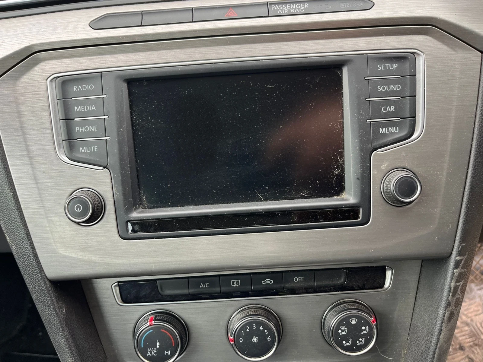 VW Passat b8 1.6tdi автомат, снимка 8 - Автомобили и джипове - 54195377