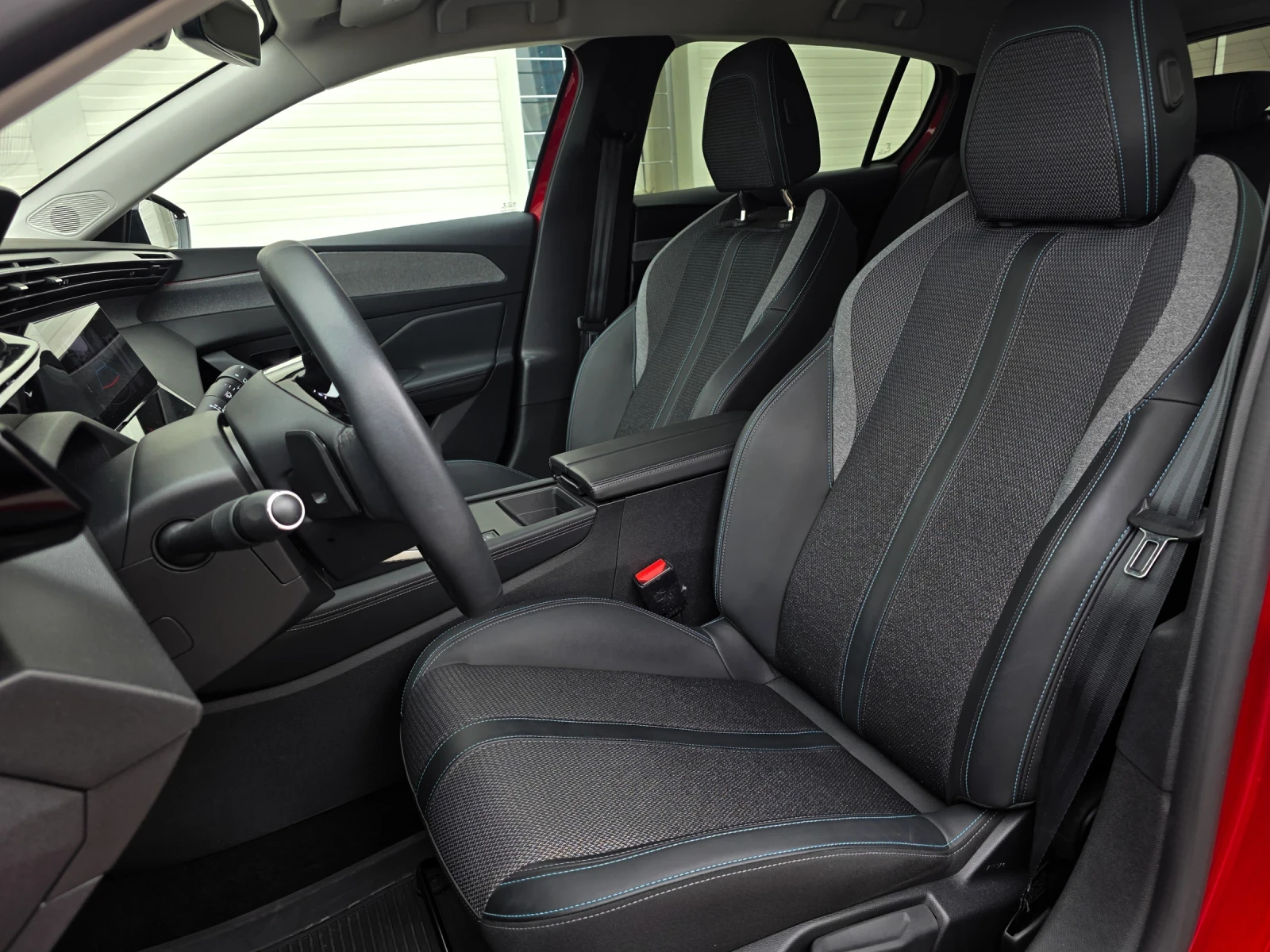 Peugeot 308 1.5 HDI Allure Pack 24хил. Км Гаранция от БГ, снимка 11 - Автомобили и джипове - 54465682