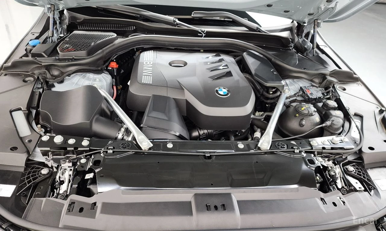 BMW 520 i* M* SPORT* ОБДУХВАНЕ* 360 КАМЕРА* , снимка 15 - Автомобили и джипове - 54778019