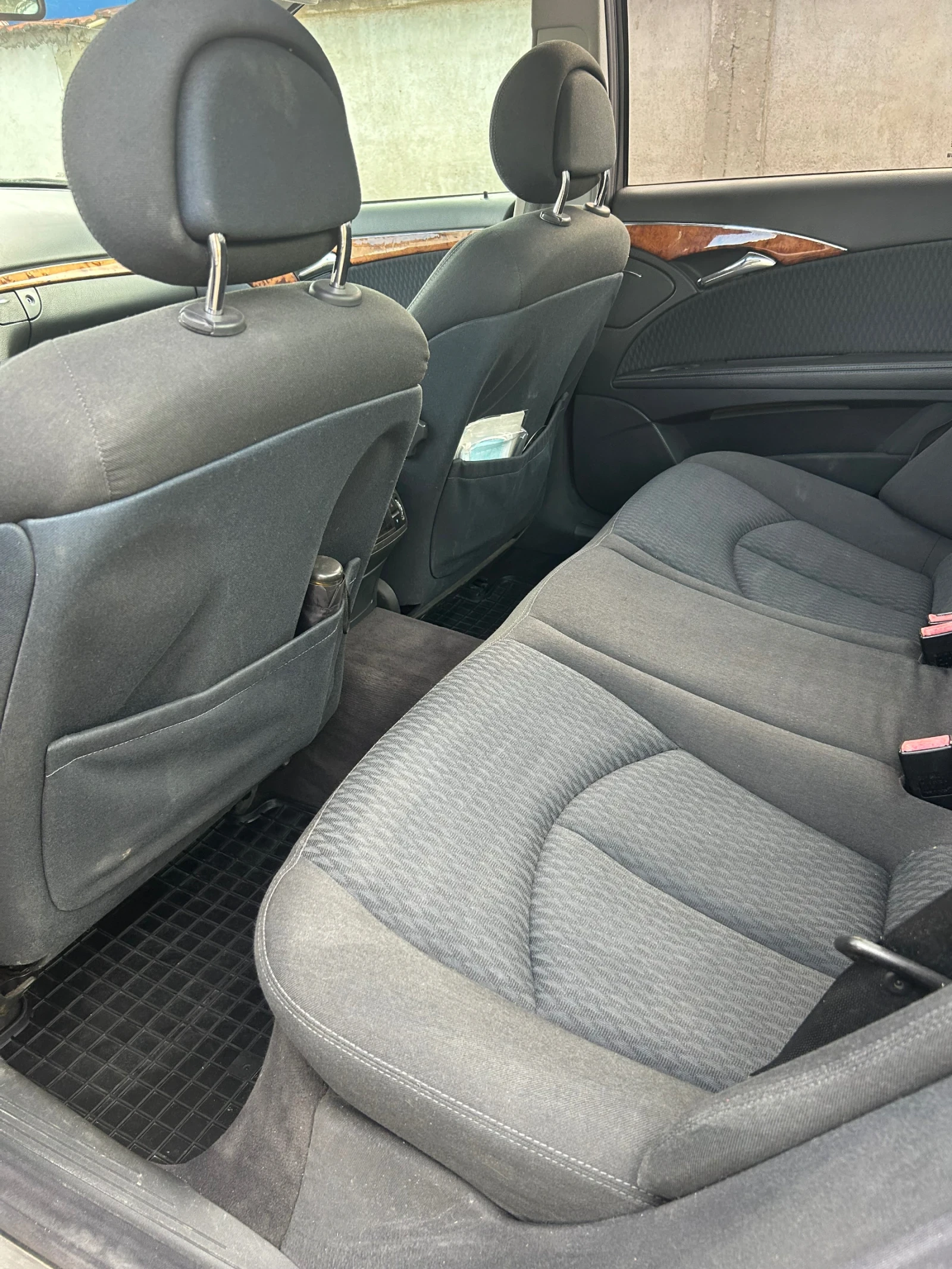 Mercedes-Benz E 220, снимка 8 - Автомобили и джипове - 54874899