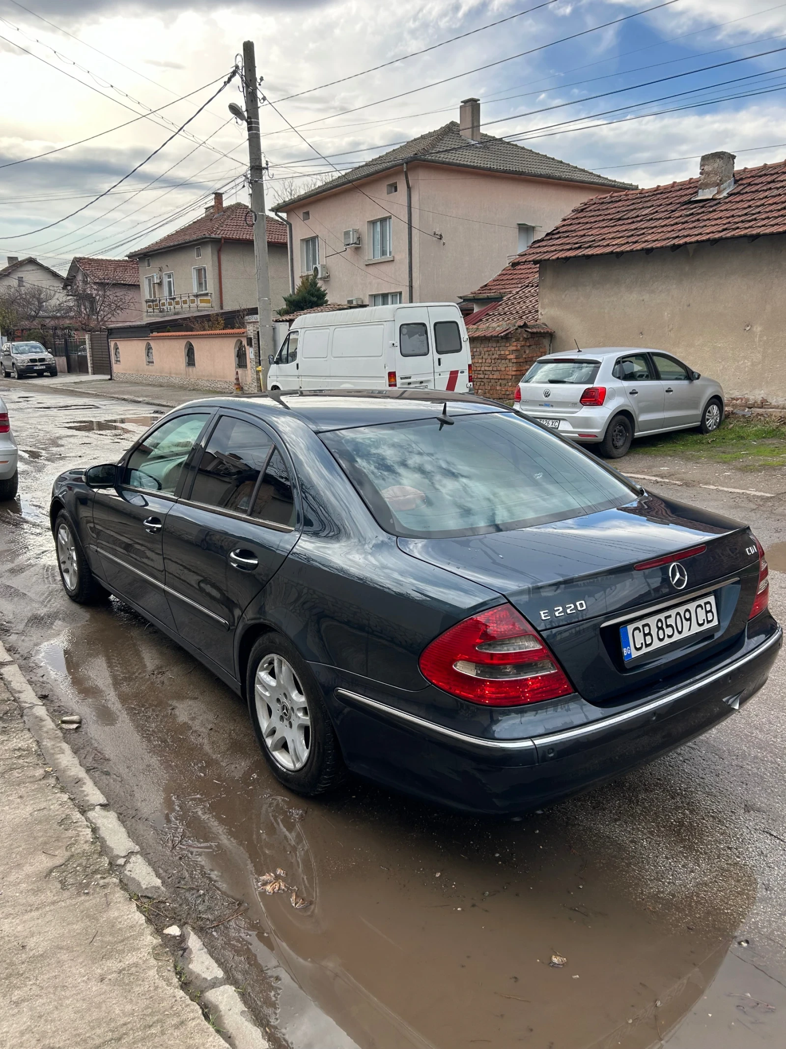 Mercedes-Benz E 220, снимка 11 - Автомобили и джипове - 54874899