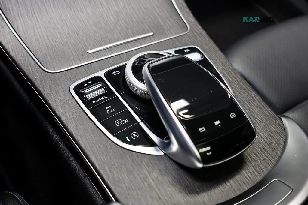 Mercedes-Benz C 300 4MATIC* 360-VIEW* BLIND-SPOT* BURMESTER* PANOROOF*, снимка 13 - Автомобили и джипове - 55264219