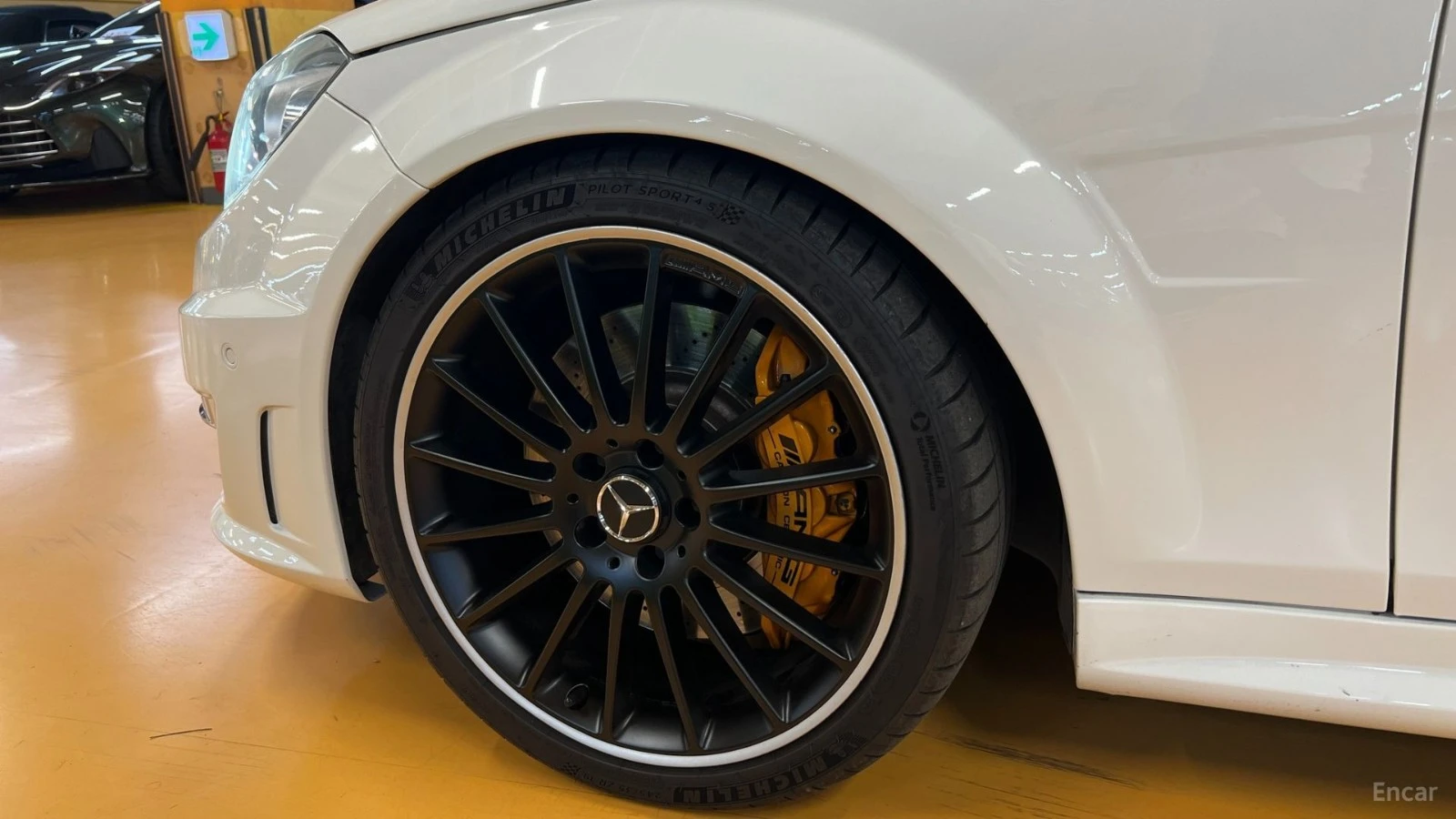 Mercedes-Benz C 63 AMG BURMESTER* KW COIL* KEYLESS, снимка 4 - Автомобили и джипове - 55645998