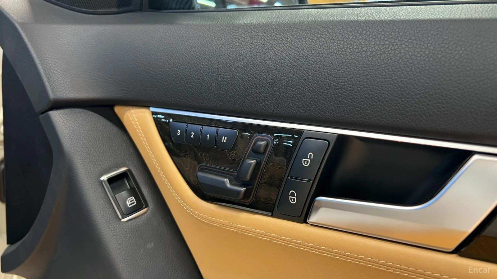 Mercedes-Benz C 63 AMG BURMESTER* KW COIL* KEYLESS, снимка 15 - Автомобили и джипове - 55645998