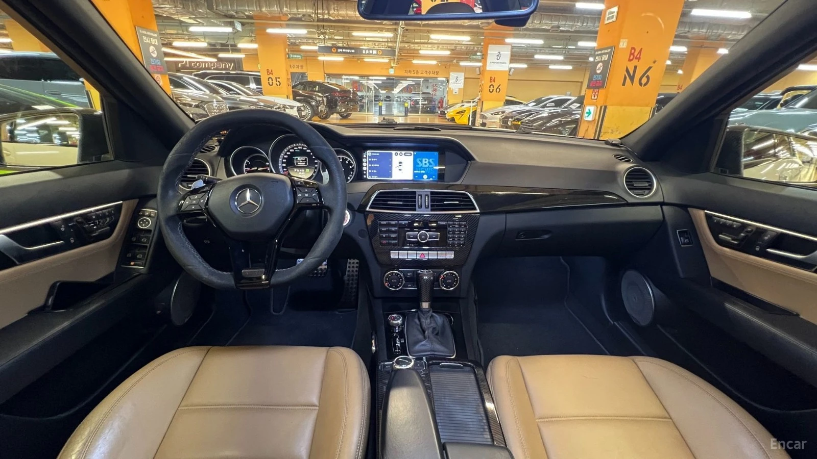 Mercedes-Benz C 63 AMG BURMESTER* KW COIL* KEYLESS, снимка 5 - Автомобили и джипове - 55645998