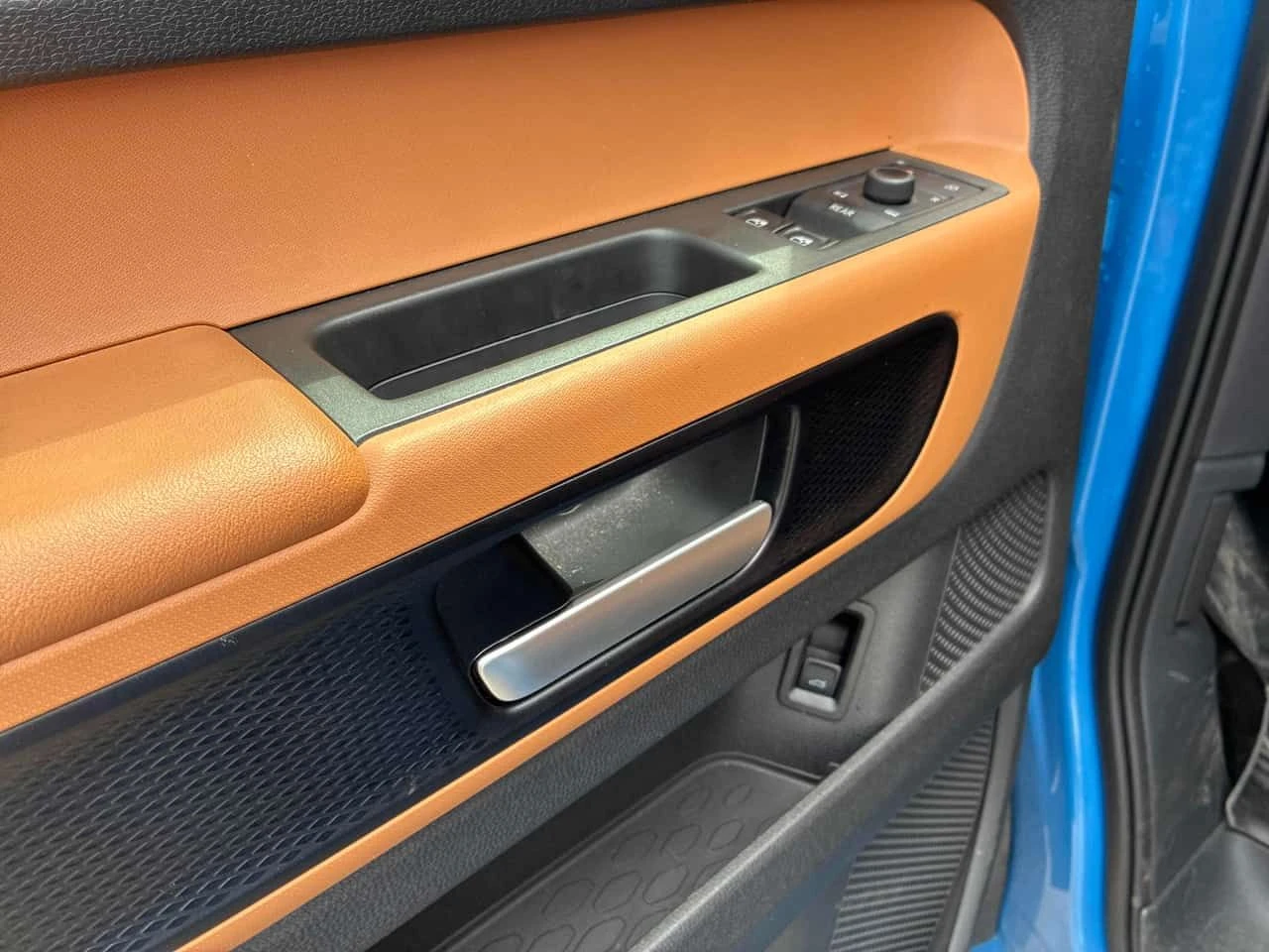 VW ID.Buzz 1st Edition/360/DIS/HUD/ОБДУХВАНЕ, снимка 12 - Автомобили и джипове - 55702176