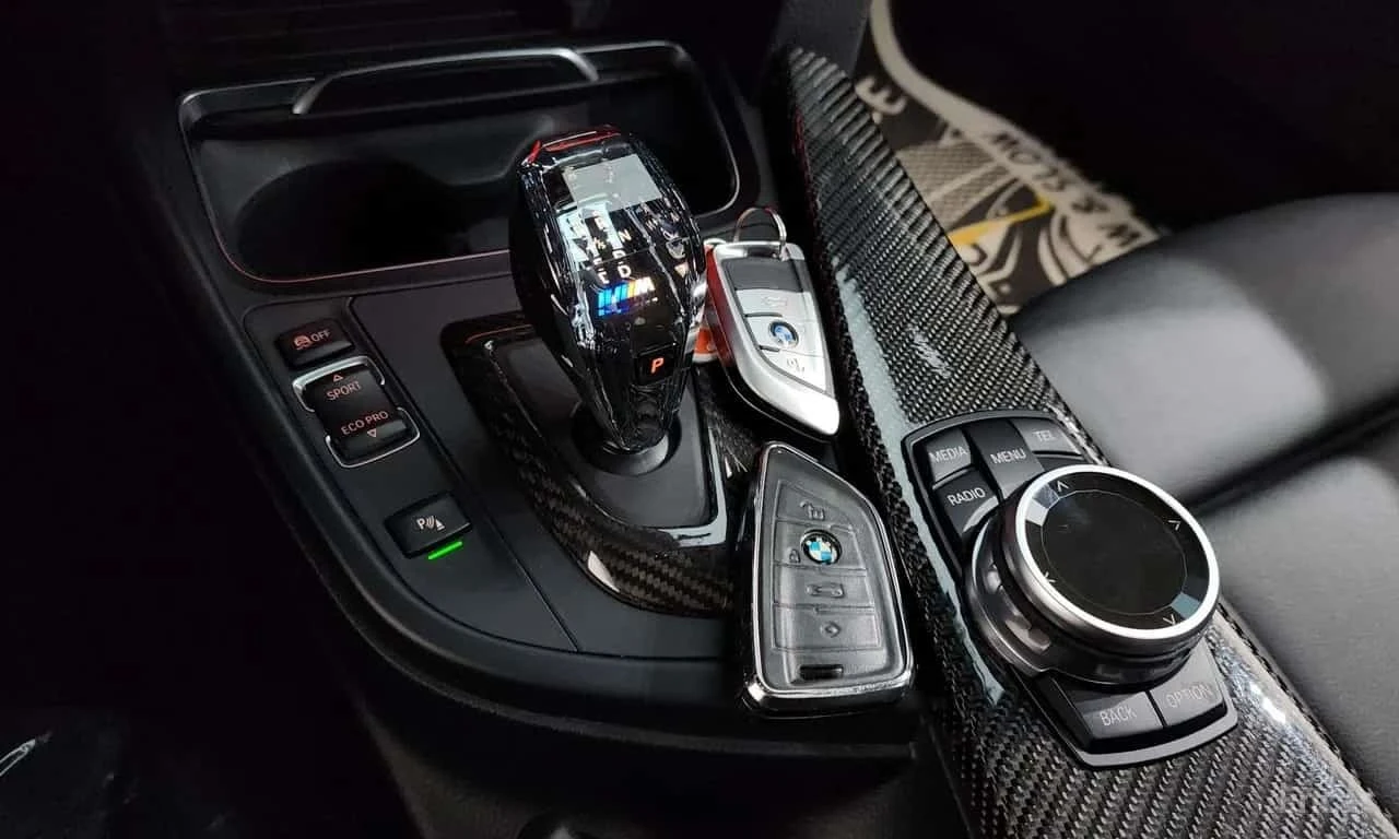 BMW 320 * 320d Touring M Performence * ЦЕНА ДО БГ, снимка 14 - Автомобили и джипове - 55790300