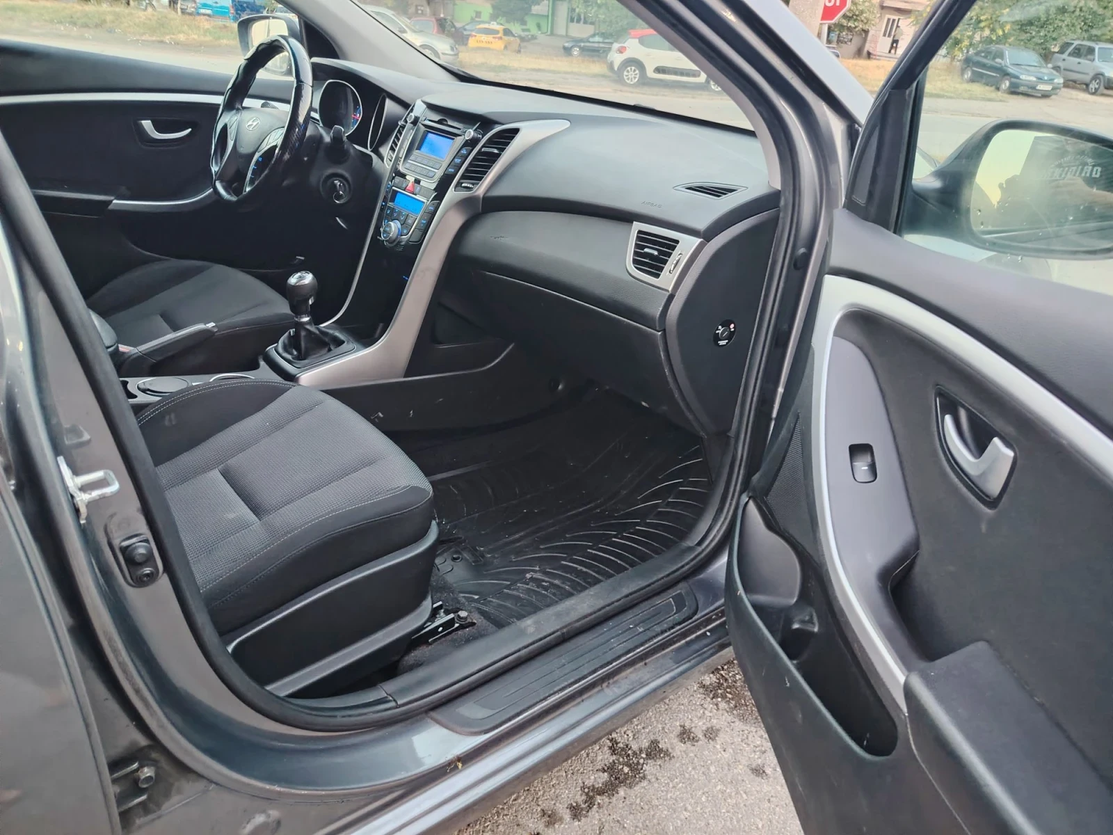 Hyundai I30 1.6 crdi-110kc., снимка 10 - Автомобили и джипове - 55866142