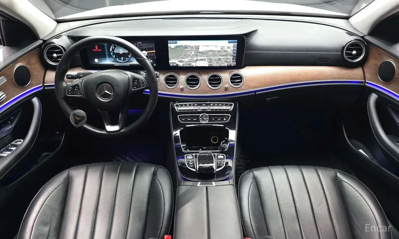 Mercedes-Benz E 300 4MATIC Exclusive | АВТОФИНАНСИРАНЕ, снимка 7 - Автомобили и джипове - 56319132