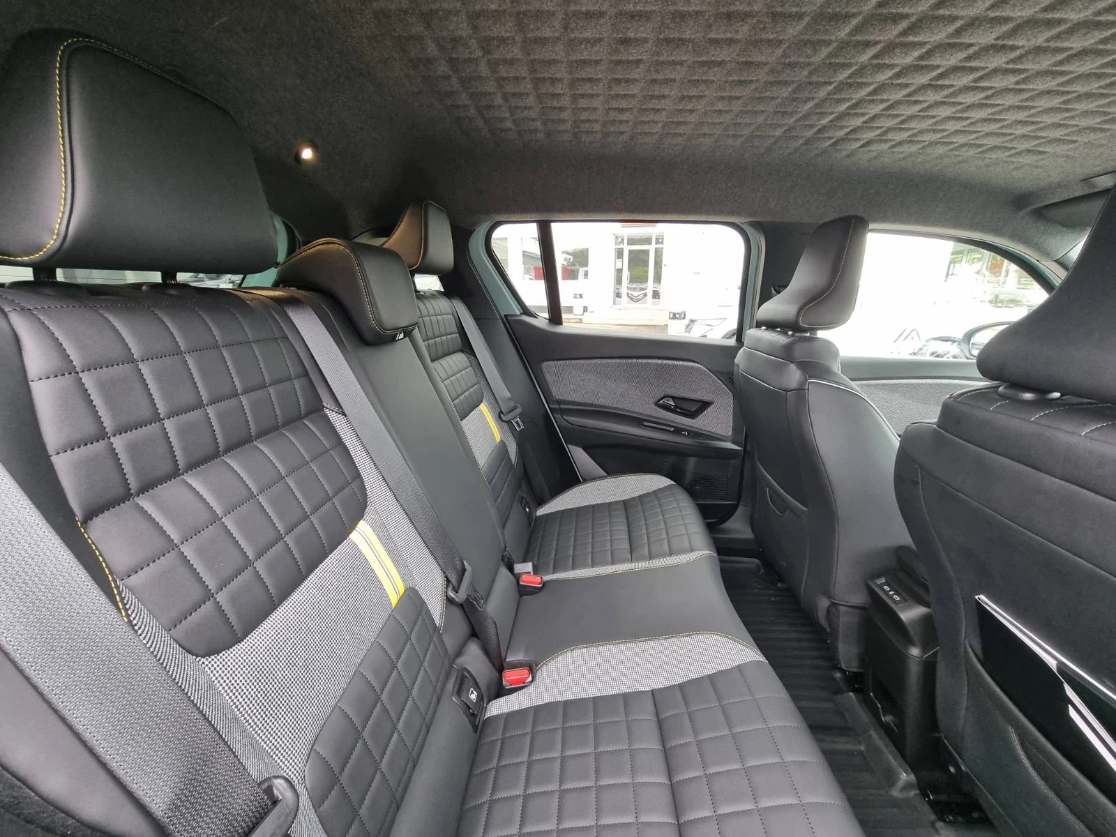 Renault 4 Iconic E-tech EV150 52kWh | Mobile.bg � ����������� 17
