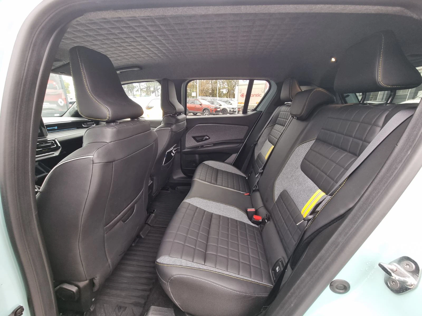 Renault 4 Iconic E-tech EV150 52kWh | Mobile.bg � ����������� 16