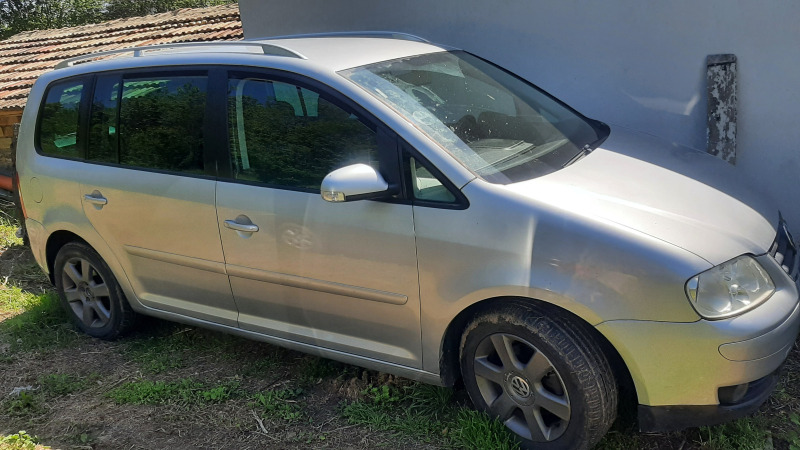 VW Touran, снимка 2 - Автомобили и джипове - 45594632