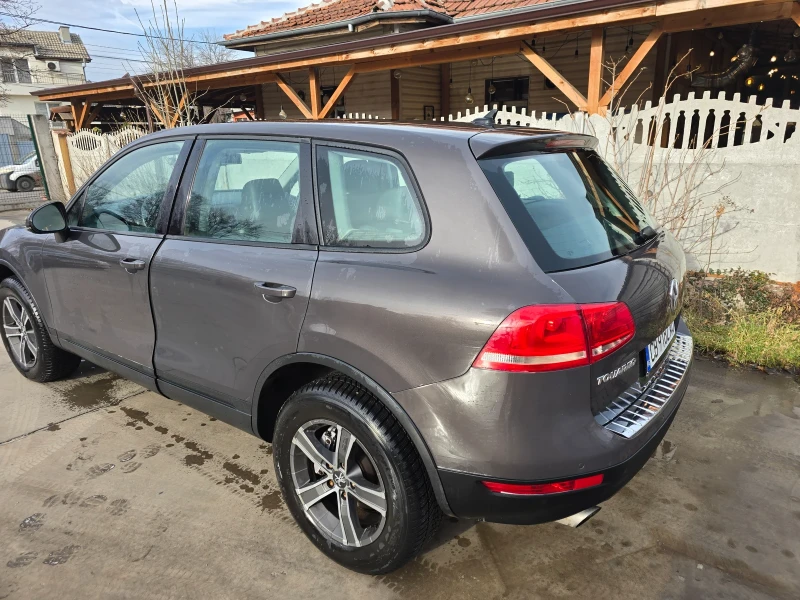 VW Touareg 3.0TDI, снимка 4 - Автомобили и джипове - 48580152