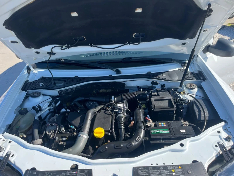 Dacia Duster 1.5 dCI 4x4, снимка 15 - Автомобили и джипове - 52366369