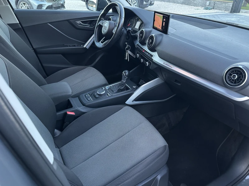 Audi Q2 30TDI S Tronic 116к.с DISTRONIC* FULL LED, снимка 10 - Автомобили и джипове - 52506545