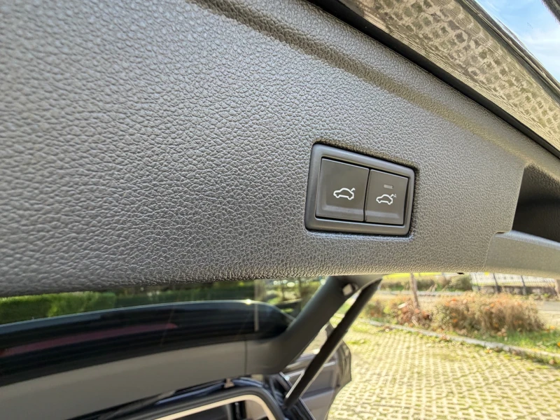 VW Touareg, снимка 14 - Автомобили и джипове - 52574650