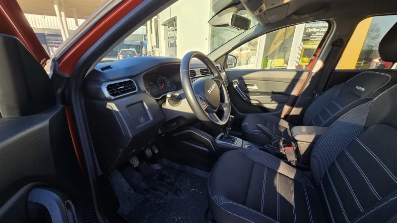Dacia Duster 1.3 TCE, снимка 11 - Автомобили и джипове - 52884680