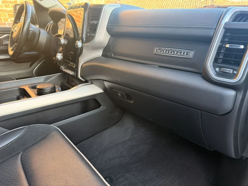 Dodge RAM 1500, снимка 11 - Автомобили и джипове - 52935831