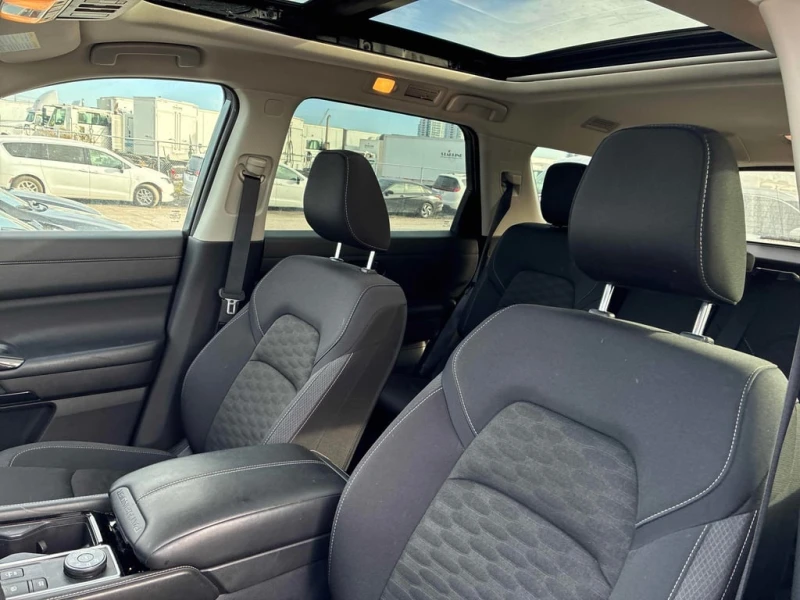 Nissan Pathfinder * 4WD * CARFAX * БЕЗ ПЪРВОНАЧАЛНА ВНОСКА, снимка 11 - Автомобили и джипове - 52941002