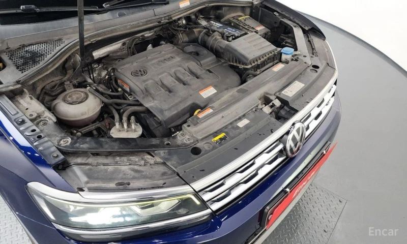 VW Tiguan, снимка 6 - Автомобили и джипове - 52962163