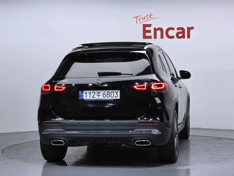 Mercedes-Benz GLA 250, снимка 4 - Автомобили и джипове - 54736341