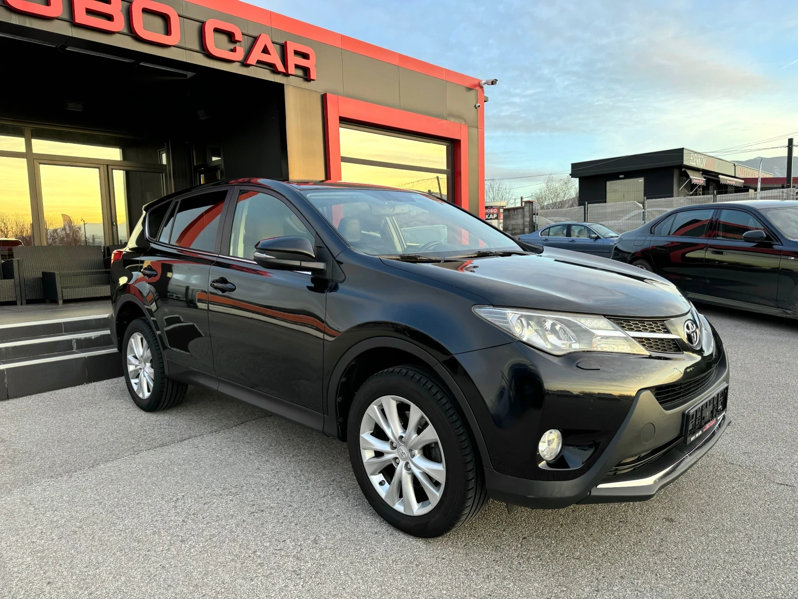 Toyota Rav4 2.2D-AUT-4X4-KEYLESS-КАМЕРА-КОЖА-XENON - изображение 7