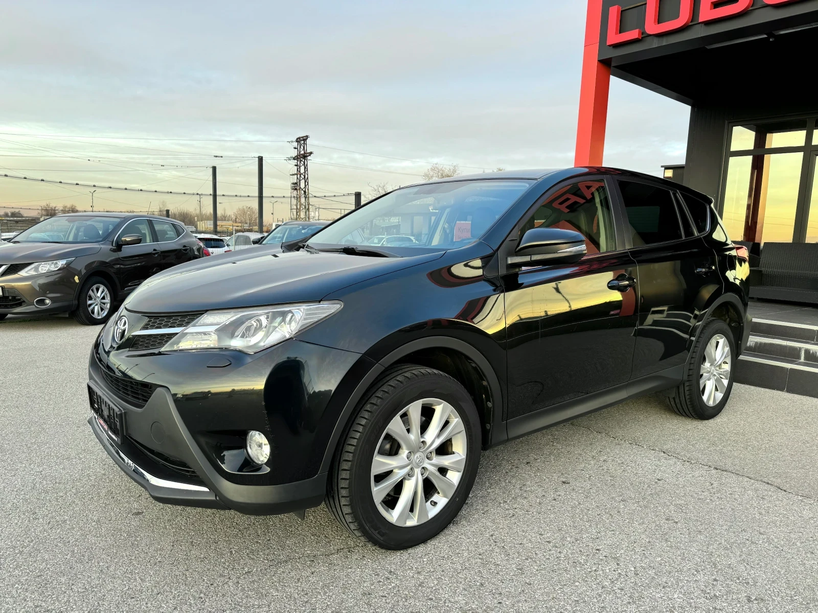 Toyota Rav4 2.2D-AUT-4X4-KEYLESS-КАМЕРА-КОЖА-XENON - изображение 3