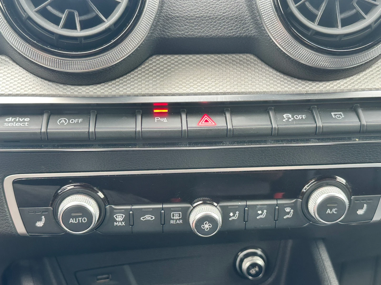 Audi Q2 1.5 TSI 150hp  | Mobile.bg   11