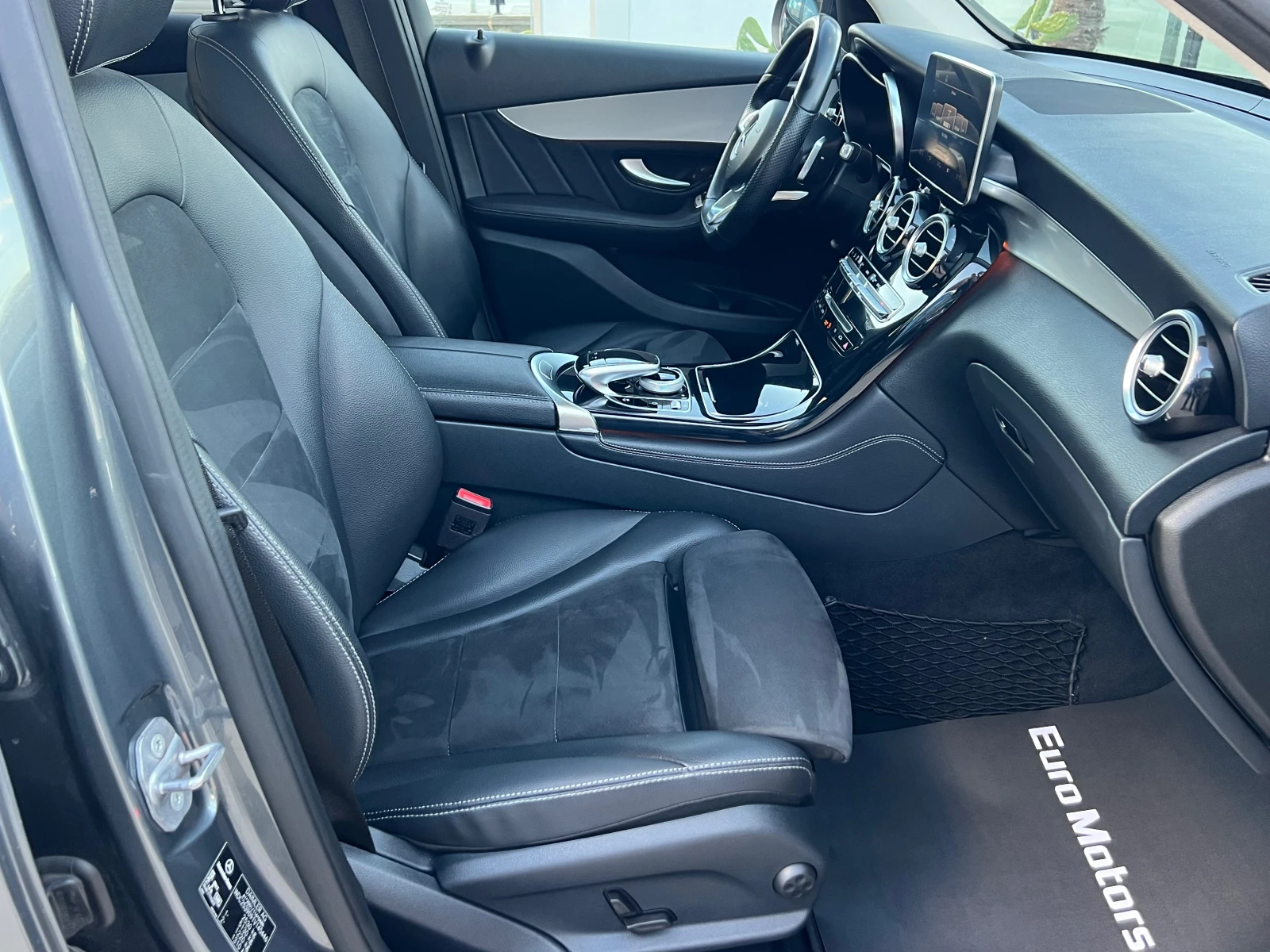 Mercedes-Benz GLC 250d, 9G, 4-MATIC, AMG LINE, NIGHT PACK, PANO, CAM - изображение 10