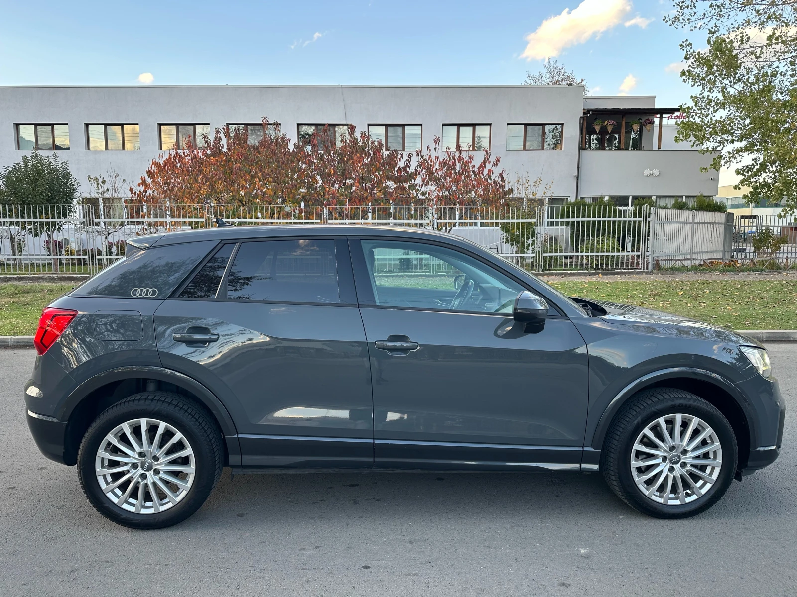 Audi Q2 30TDI S Tronic 116к.с DISTRONIC* FULL LED - изображение 4
