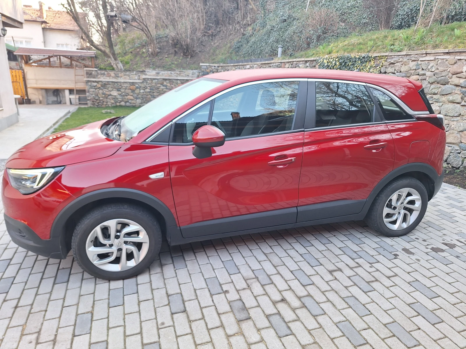Opel Crossland X 1.2 директно впръскване, турбо