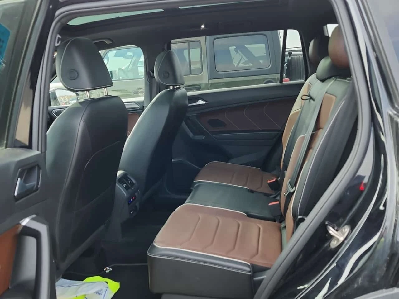 VW Tiguan HIGHLINE R LINE / ОБДУХВАНЕ /  CAMERA, снимка 12 - Автомобили и джипове - 54257673