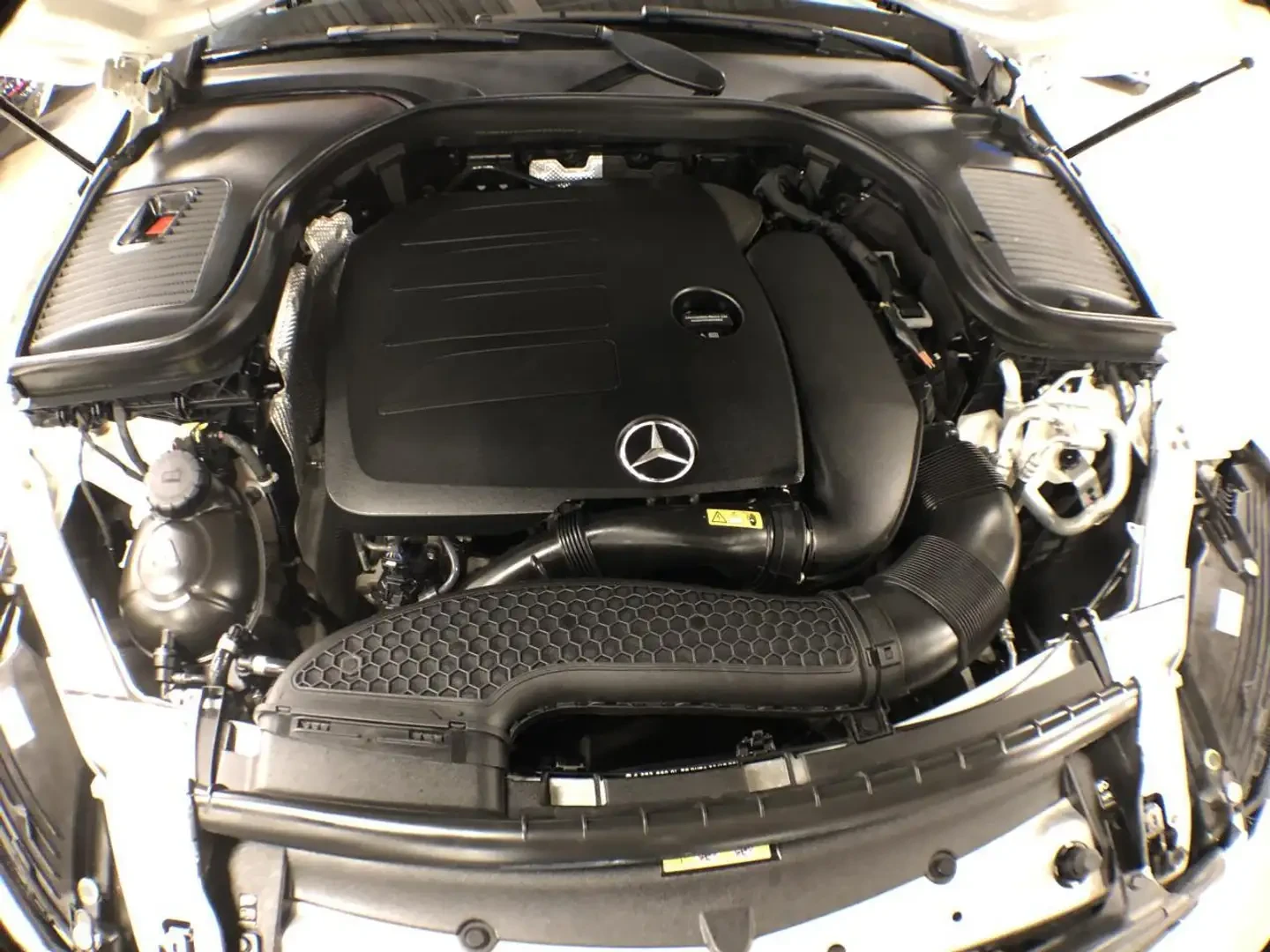 Mercedes-Benz GLC 300 4MATIC AMG Package, снимка 12 - Автомобили и джипове - 54365875