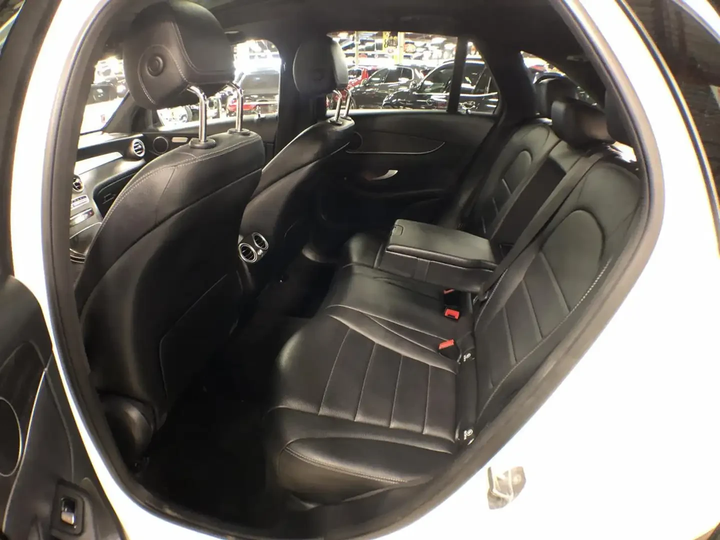 Mercedes-Benz GLC 300 4MATIC AMG Package, снимка 10 - Автомобили и джипове - 54365875