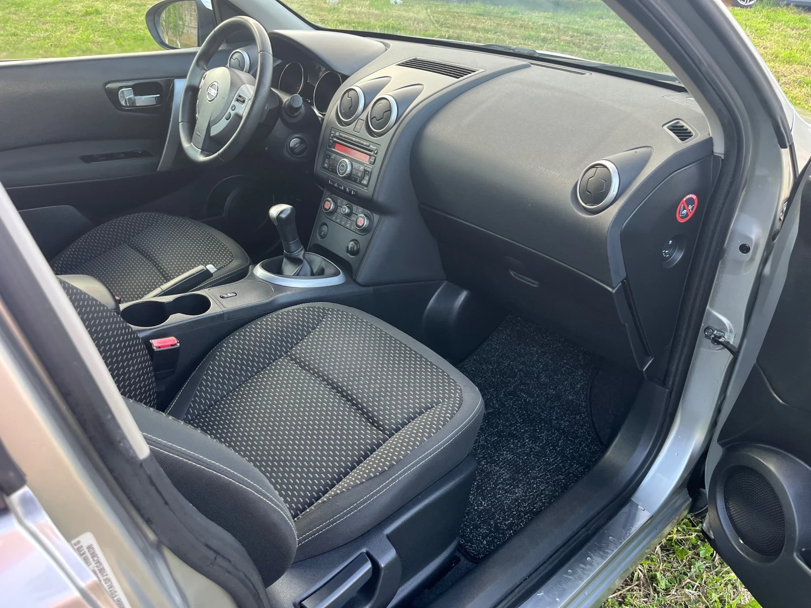 Nissan Qashqai 1, 6 Benzin Acenta, снимка 11 - Автомобили и джипове - 54513841