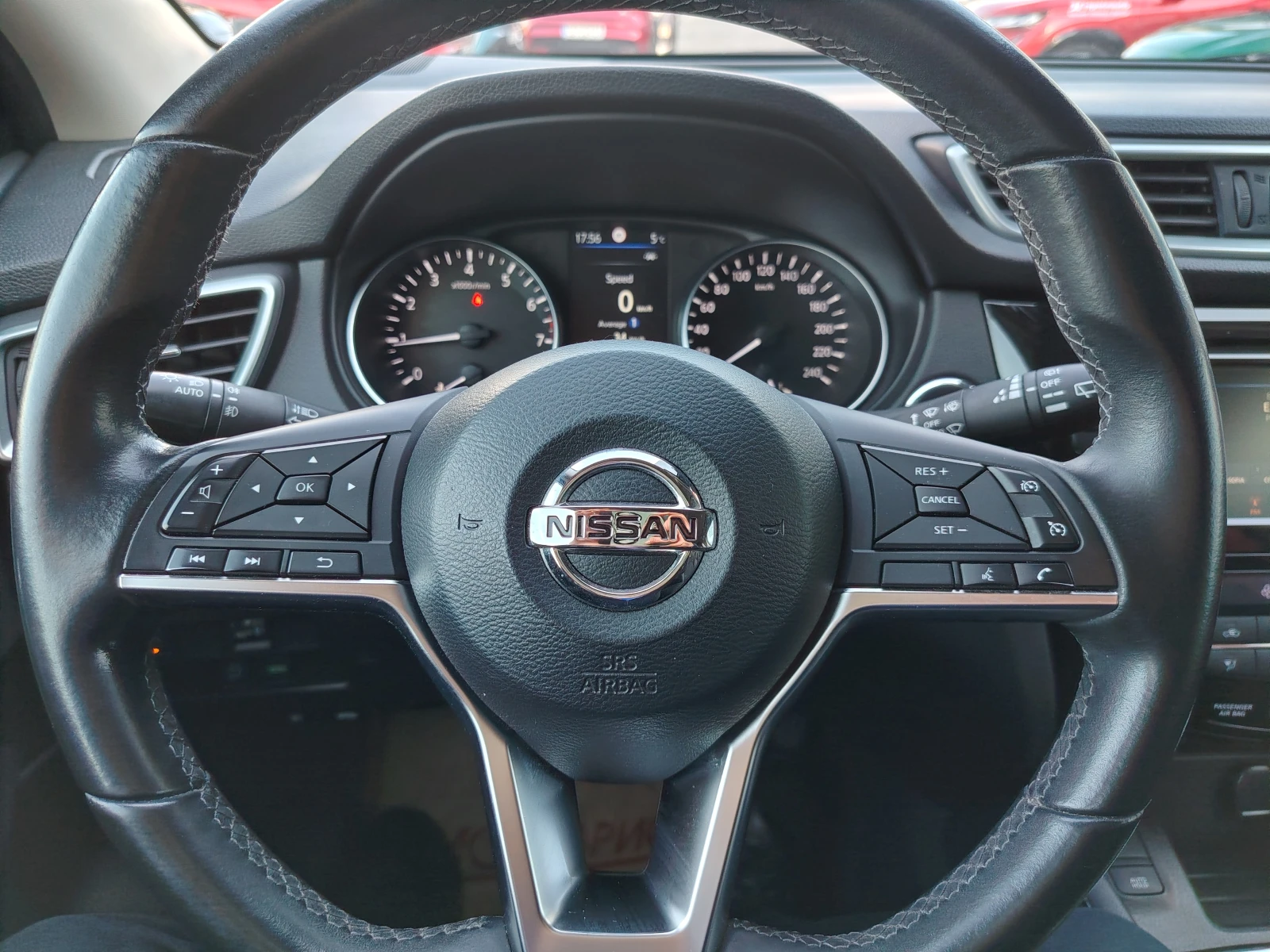 Nissan Qashqai N-Connecta, снимка 5 - Автомобили и джипове - 54649660