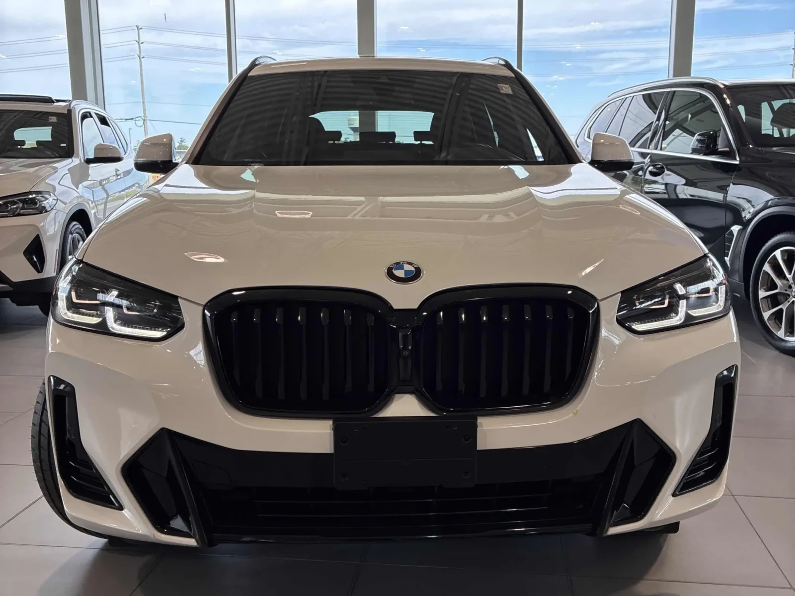 BMW X3 xDrive30i / M ПАКЕТ / HUD / H&K / 360 / ДИСТРОНИК, снимка 2 - Автомобили и джипове - 55338629