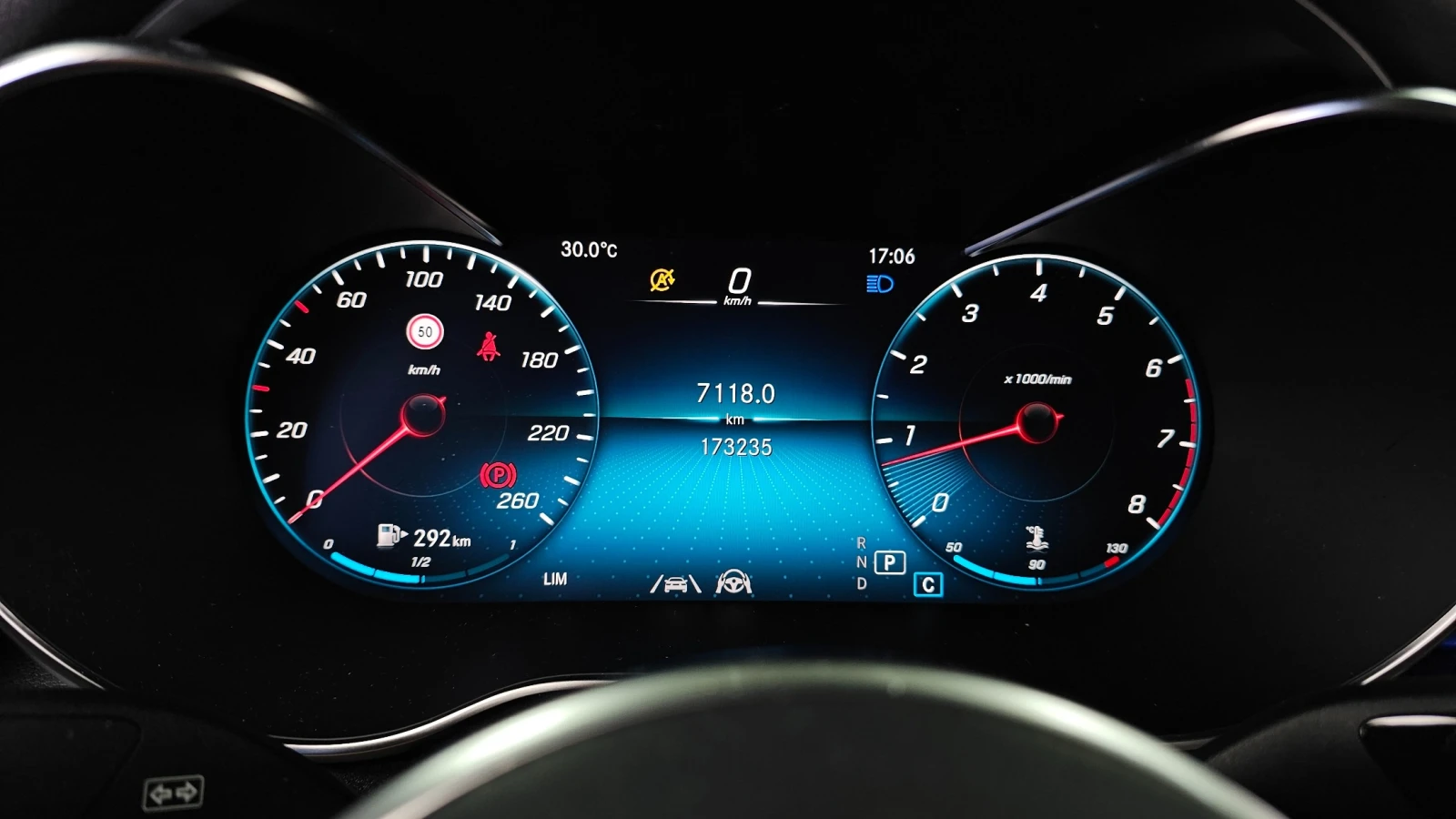 Mercedes-Benz GLC 300 2.0 Turbo, снимка 6 - Автомобили и джипове - 56182700