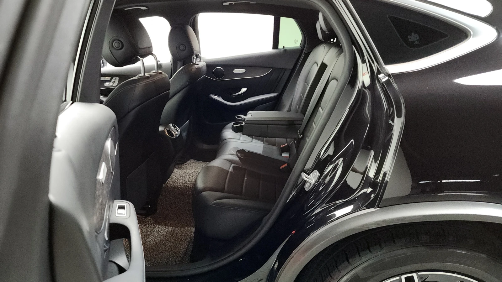 Mercedes-Benz GLC 300 4MATIC Coupé | HUD , снимка 8 - Автомобили и джипове - 56225665