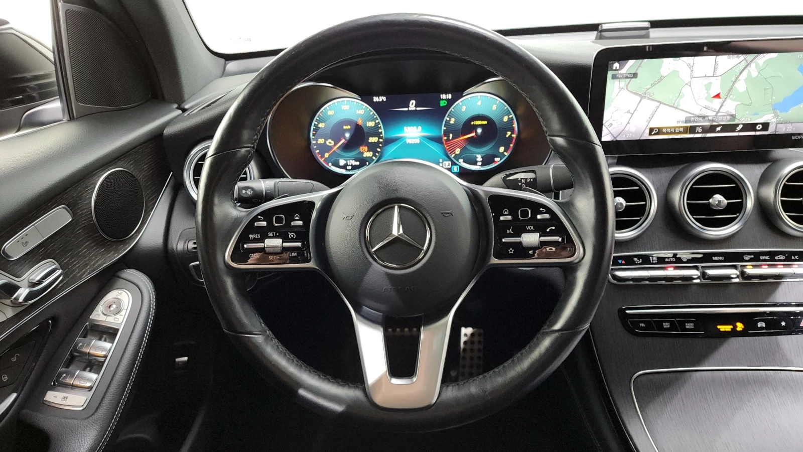 Mercedes-Benz GLC 300 4MATIC Coupé | HUD , снимка 10 - Автомобили и джипове - 56225665